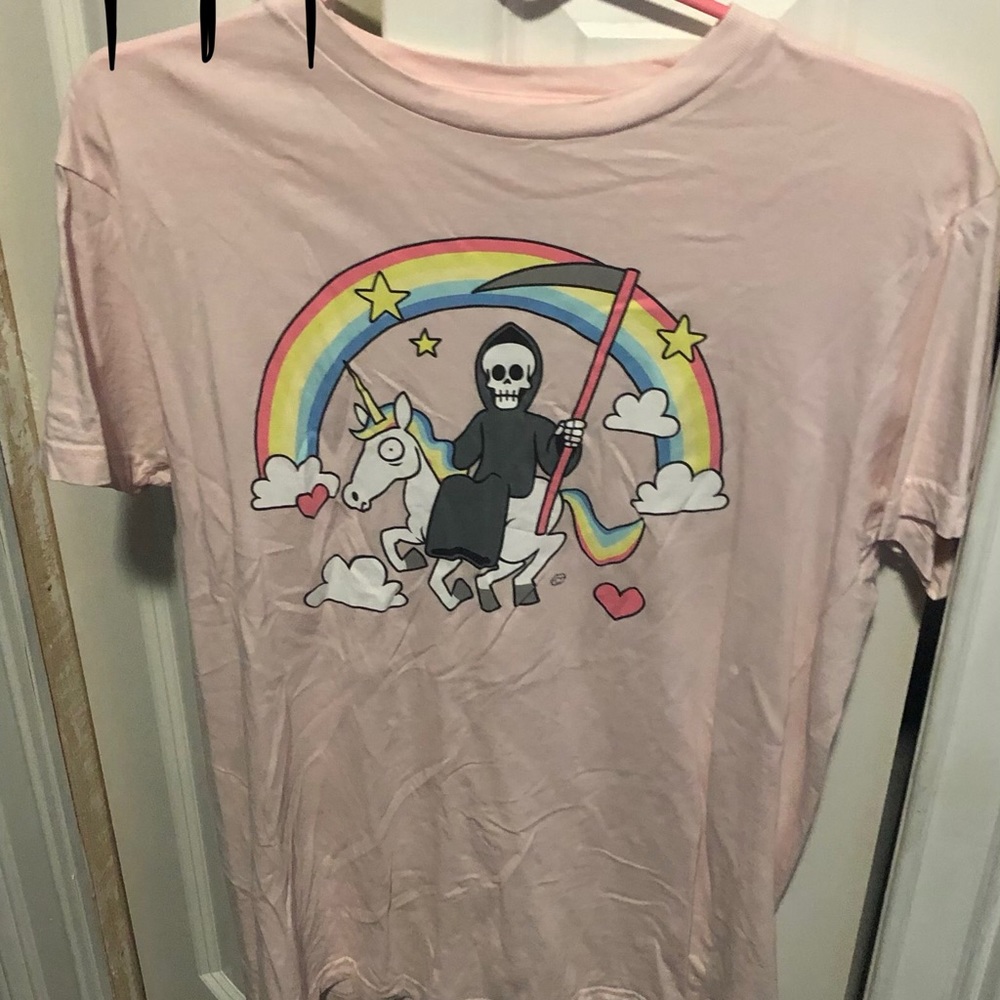 Short sleeve pink tee size medium